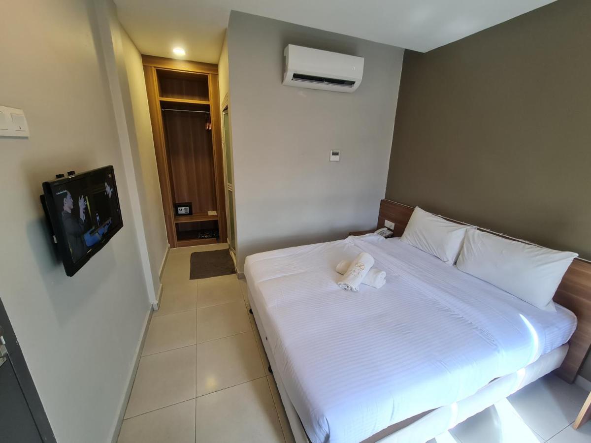 Ants Hotel Кангар Екстериор снимка