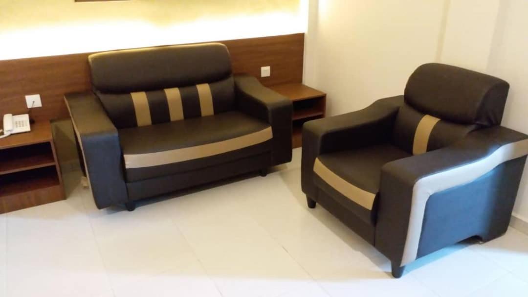 Ants Hotel Кангар Екстериор снимка