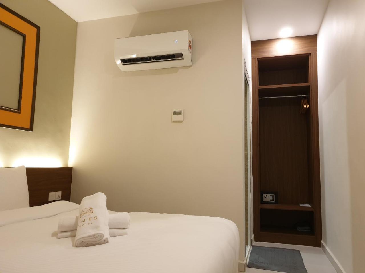 Ants Hotel Кангар Екстериор снимка