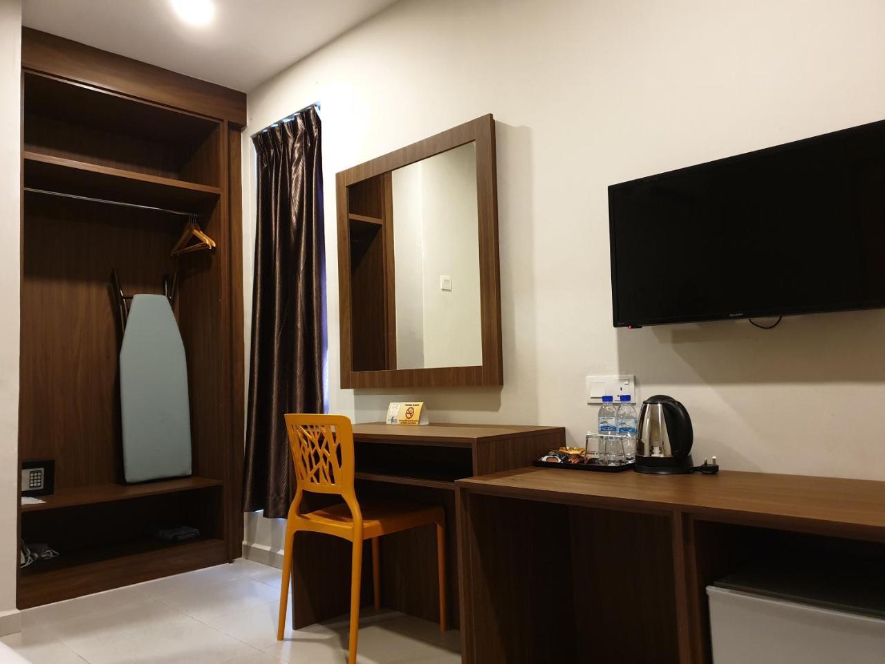 Ants Hotel Кангар Екстериор снимка