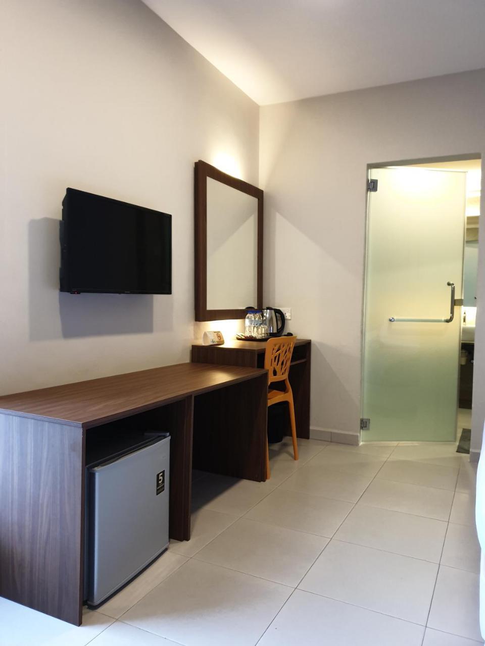 Ants Hotel Кангар Екстериор снимка